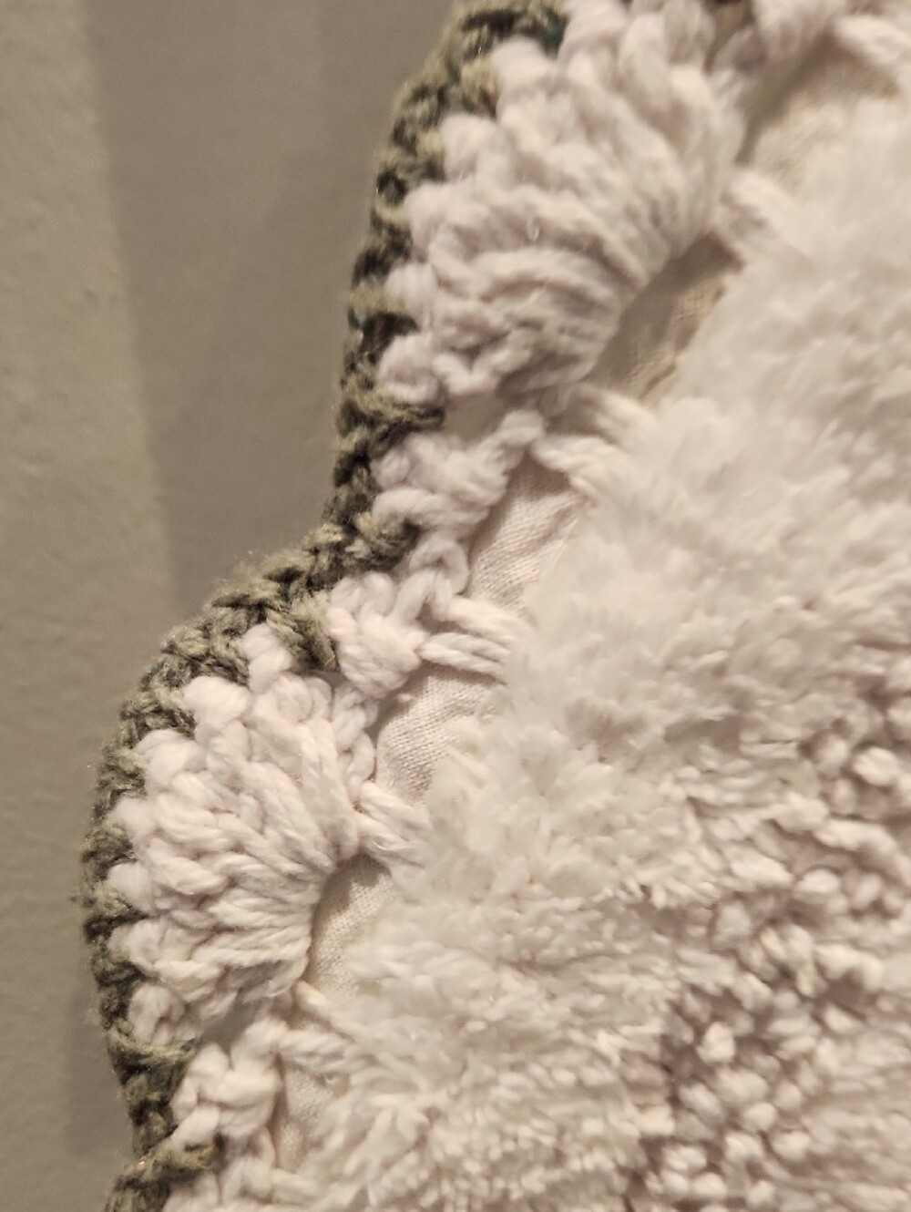 Oval Bath Mat in White with Green Trim - Picture 4 of 5